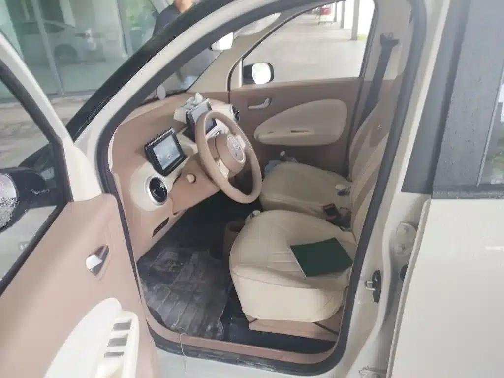 Hongguang MINIEV 2025 Fourth Generation Four-Door Premium+ Edition — миниатюра 12
