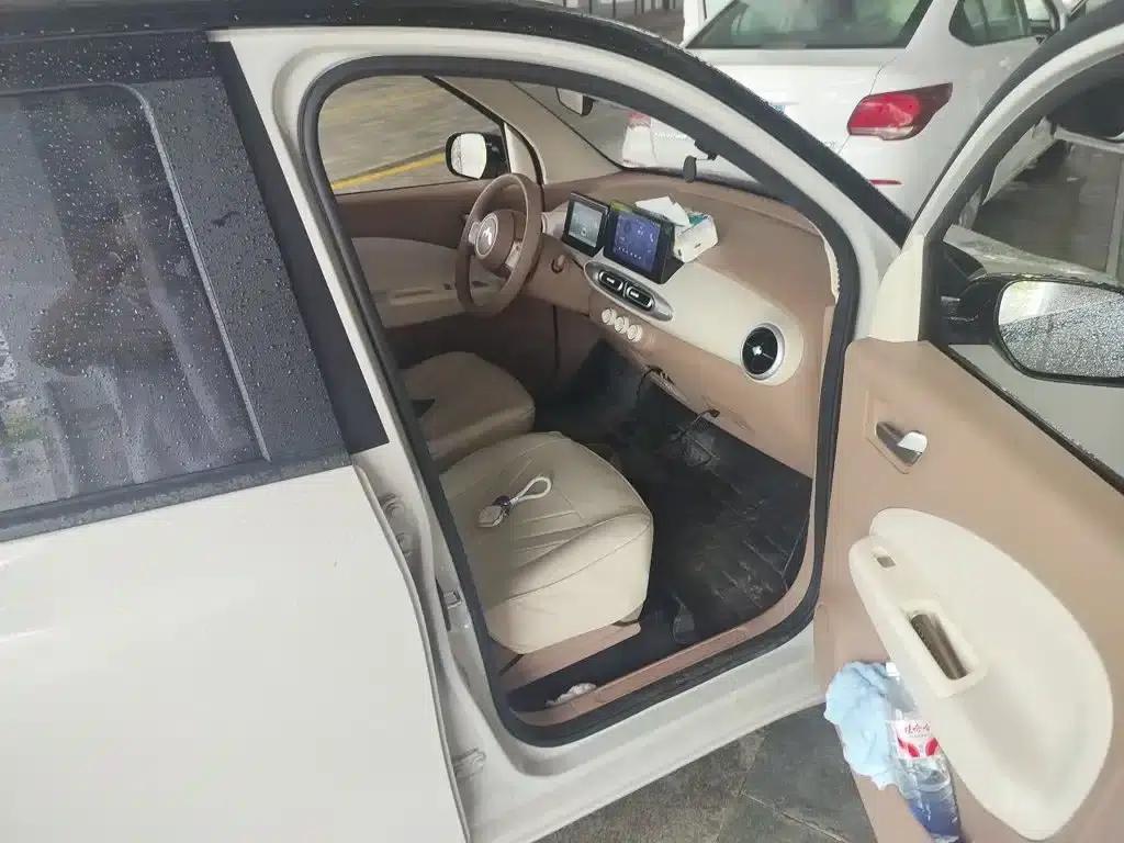 Hongguang MINIEV 2025 Fourth Generation Four-Door Premium+ Edition — миниатюра 21