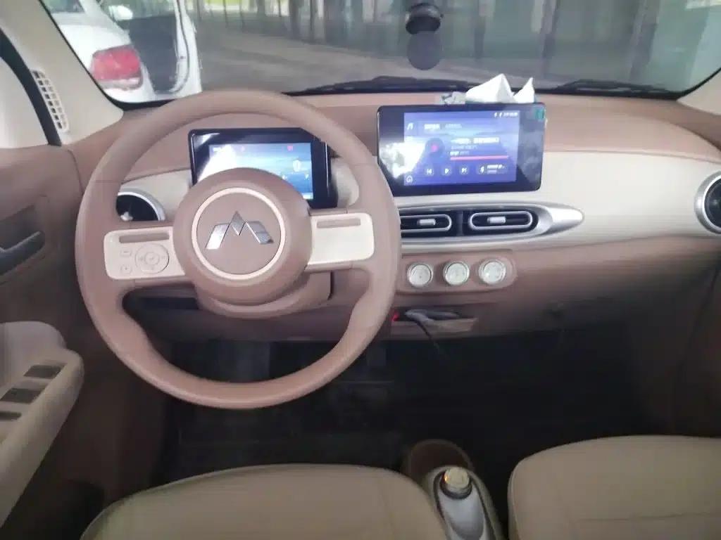 Hongguang MINIEV 2025 Fourth Generation Four-Door Premium+ Edition — миниатюра 5