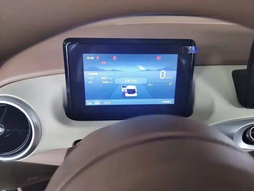 Hongguang MINIEV 2025 Fourth Generation Four-Door Premium+ Edition — миниатюра 7