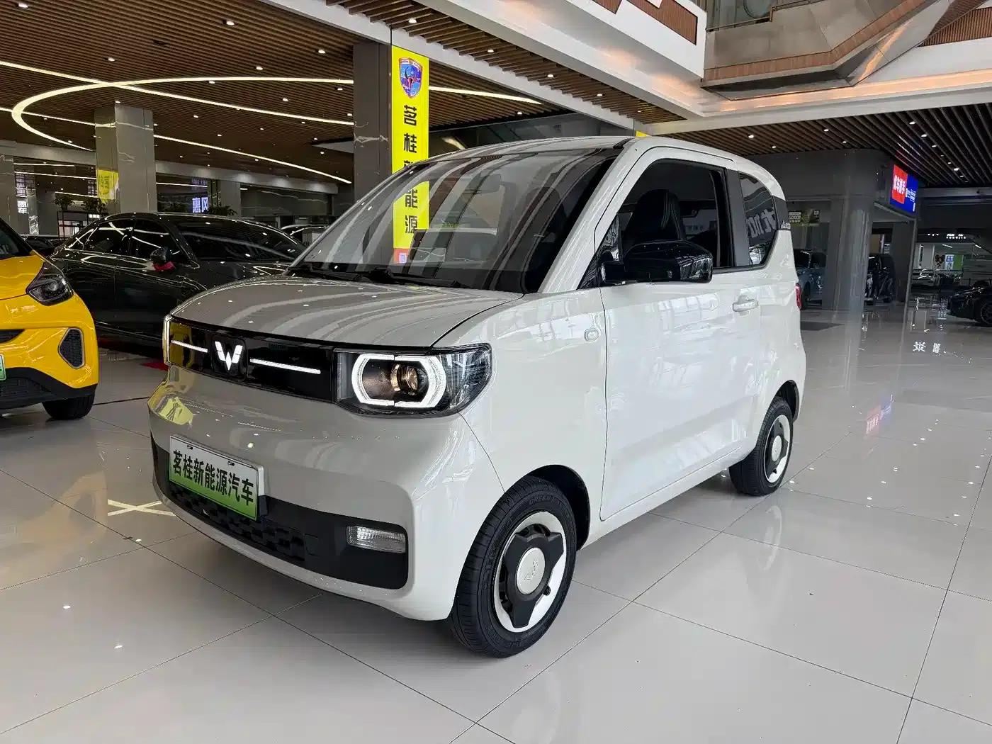 Hongguang MINIEV 2022 Macaron Premium Edition (Lithium Iron Phosphate) — миниатюра 1