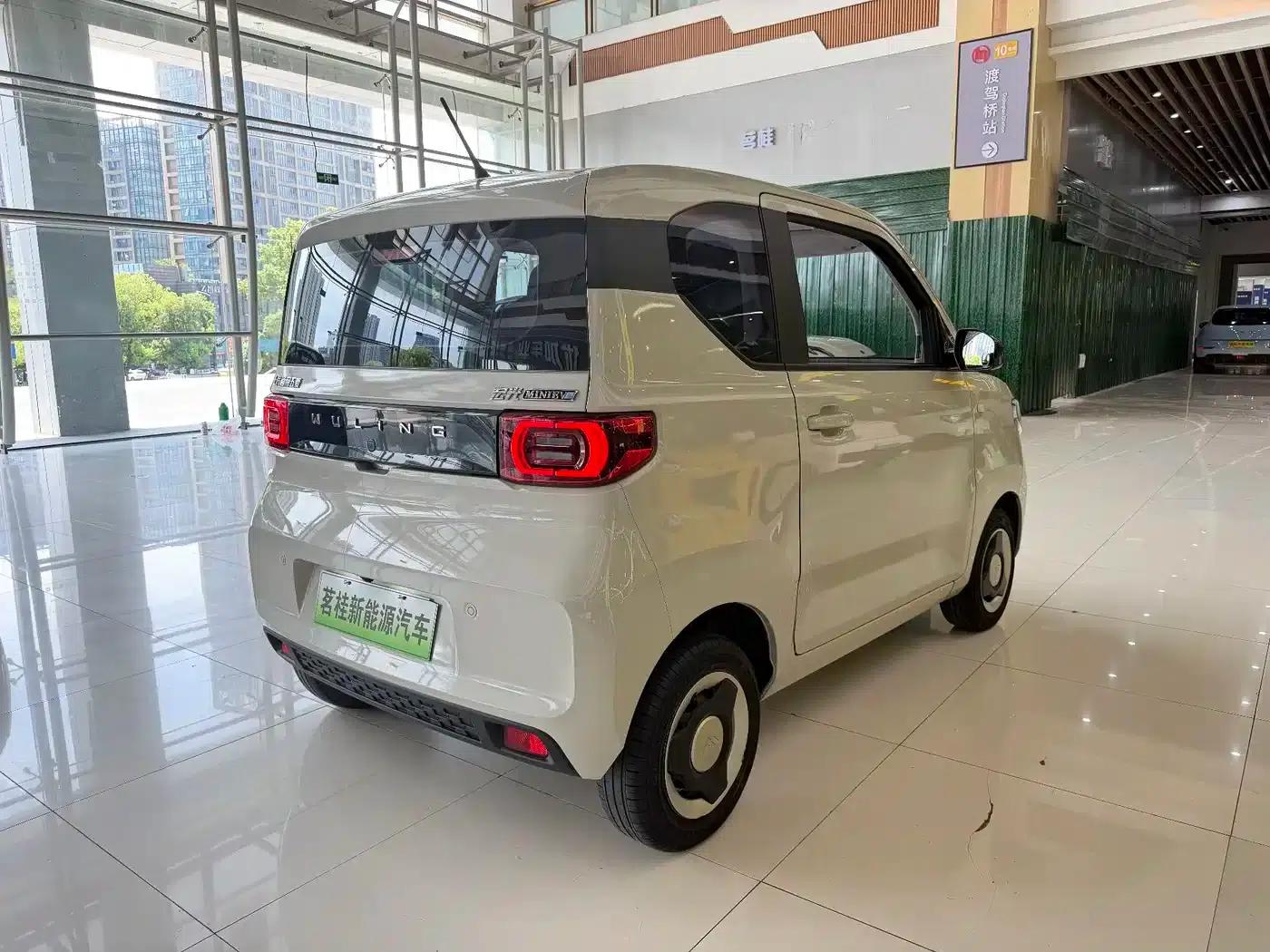 Hongguang MINIEV 2022 Macaron Premium Edition (Lithium Iron Phosphate) — миниатюра 6