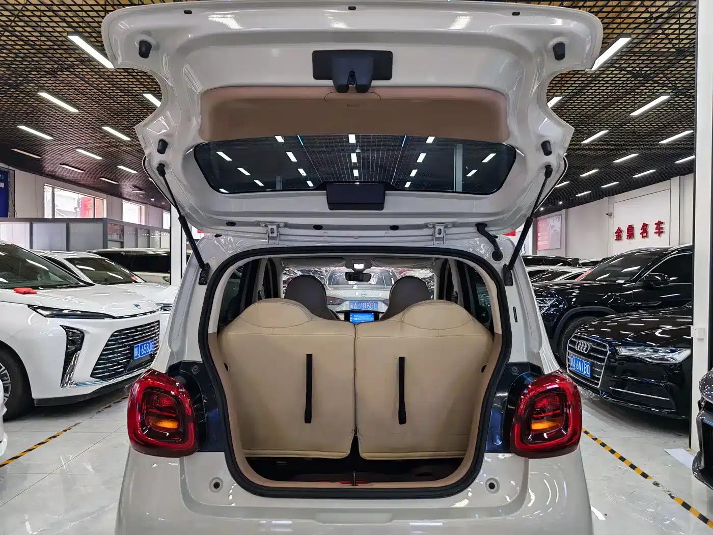 Hongguang MINIEV 2025 Fourth Generation Four-Door Premium Edition — миниатюра 12