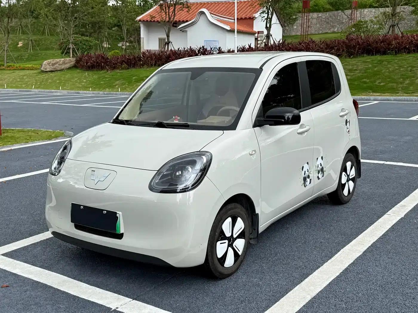 Hongguang MINIEV 2025 Fourth Generation Four-Door Advanced Model — миниатюра 1