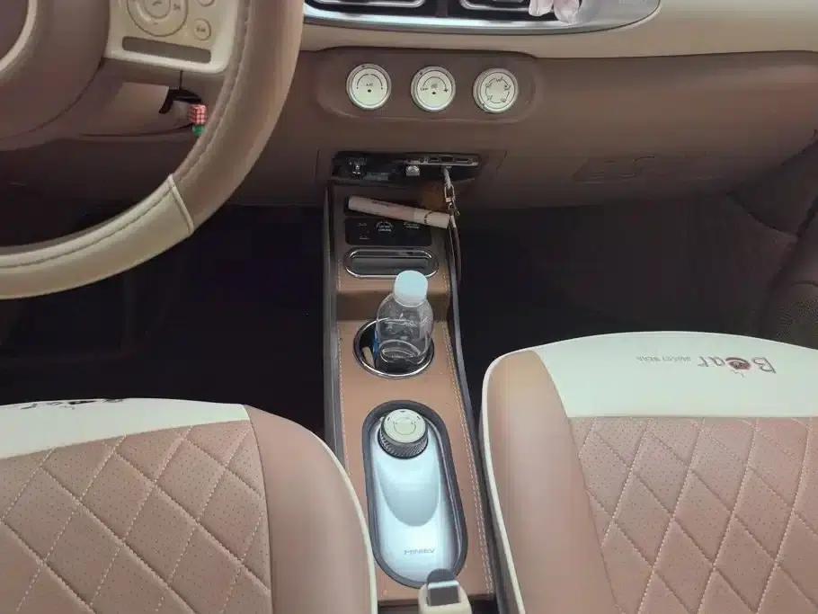 Hongguang MINIEV 2025 Fourth Generation Four-Door Advanced Model — миниатюра 16