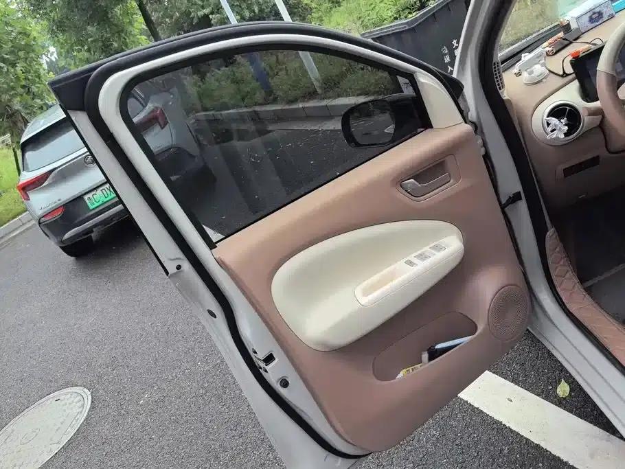 Hongguang MINIEV 2025 Fourth Generation Four-Door Advanced Model — миниатюра 7