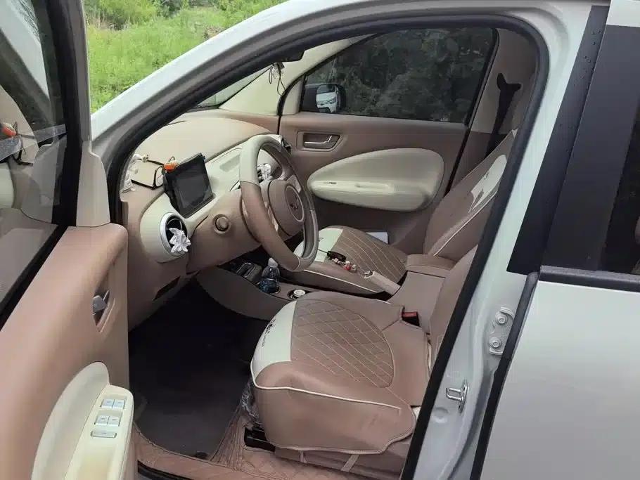 Hongguang MINIEV 2025 Fourth Generation Four-Door Advanced Model — миниатюра 9