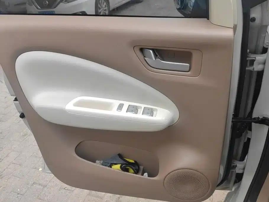 Hongguang MINIEV 2025 Fourth Generation Four-Door Advanced Model — миниатюра 7