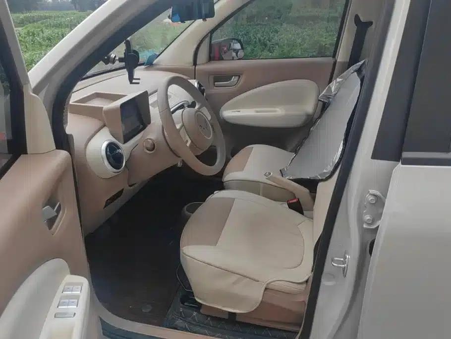 Hongguang MINIEV 2025 Fourth Generation Four-Door Advanced Model — миниатюра 9