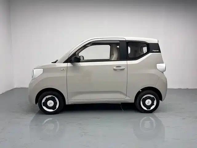 Hongguang MINIEV 2024 Third Generation 215km/h Youth Edition — миниатюра 2