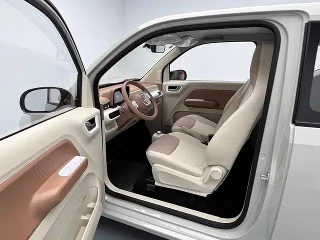 Hongguang MINIEV 2024 Third Generation 215km/h Youth Edition — миниатюра 11