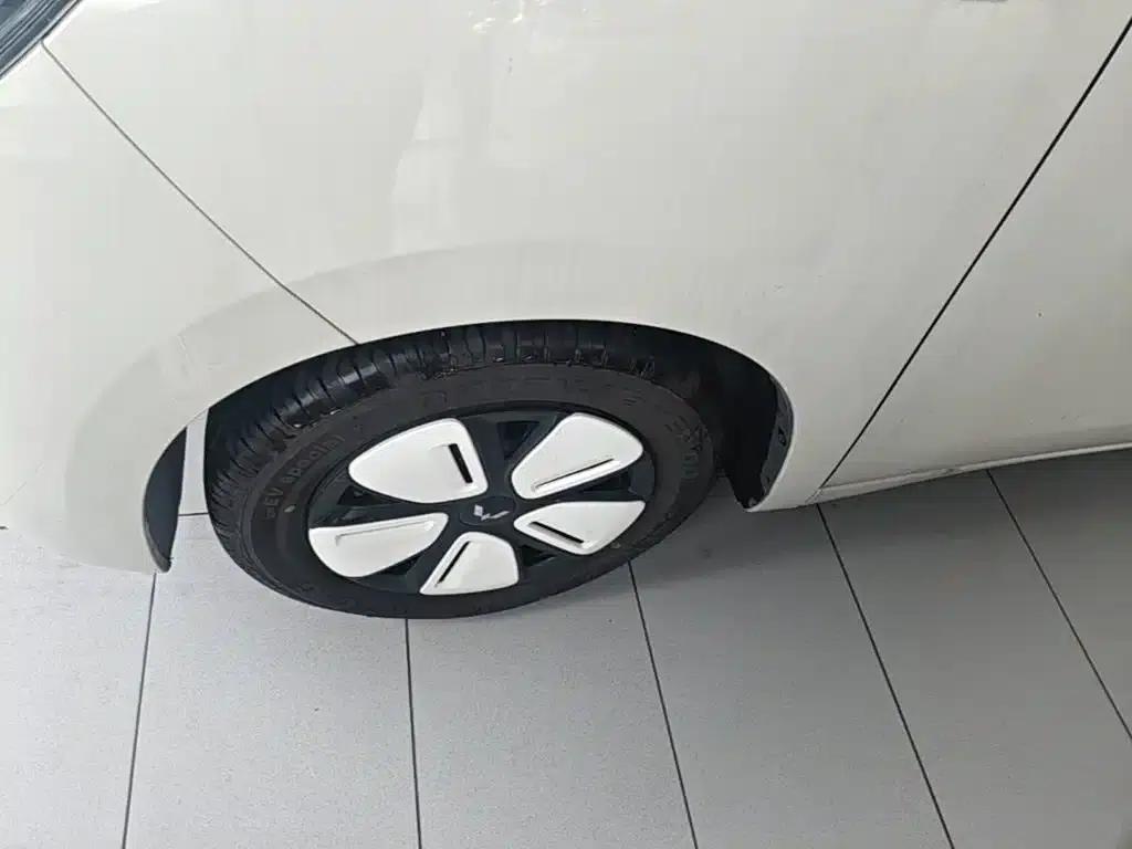Hongguang MINIEV 2025 Fourth Generation Four-Door Premium Edition — миниатюра 23