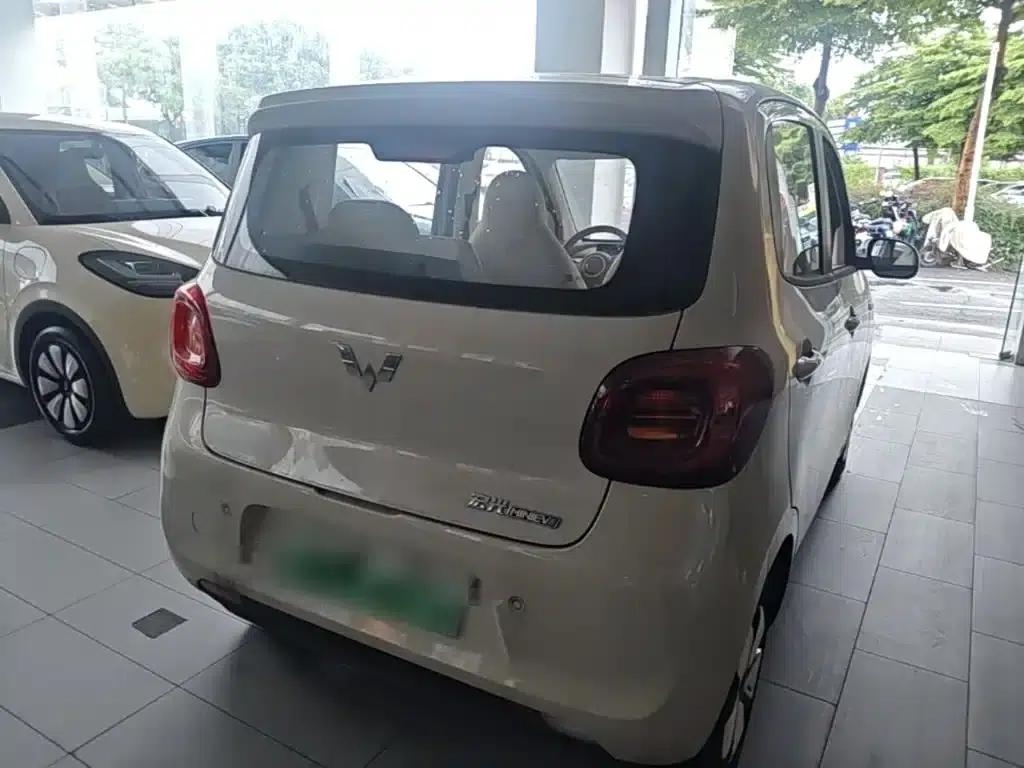 Hongguang MINIEV 2025 Fourth Generation Four-Door Premium Edition — миниатюра 7