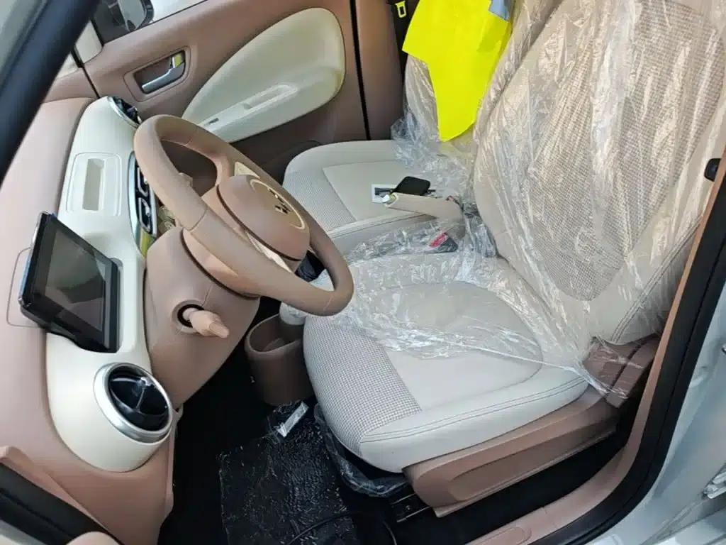 Hongguang MINIEV 2025 Fourth Generation Four-Door Advanced Model — миниатюра 15