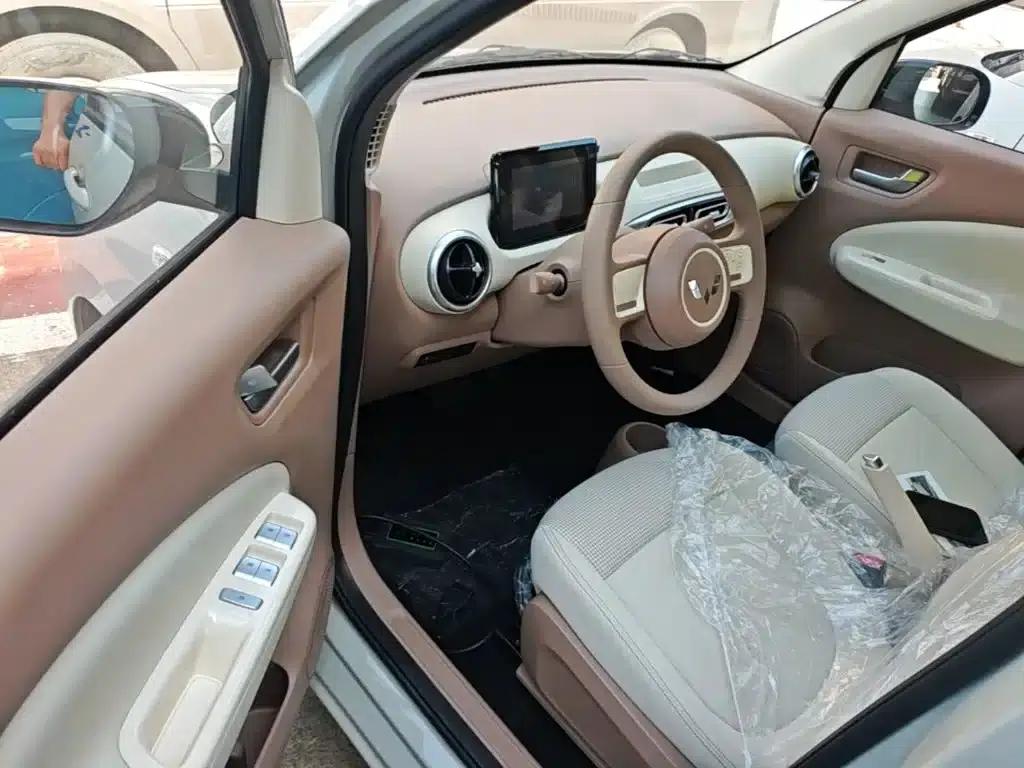 Hongguang MINIEV 2025 Fourth Generation Four-Door Advanced Model — миниатюра 16