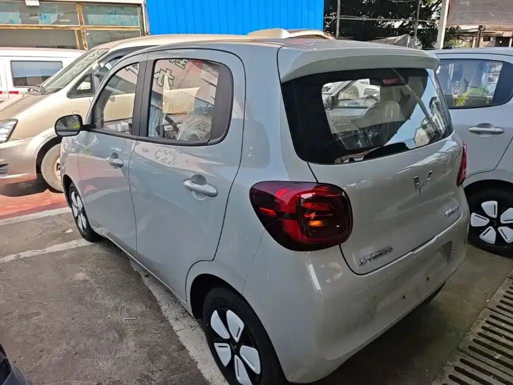 Hongguang MINIEV 2025 Fourth Generation Four-Door Advanced Model — миниатюра 5