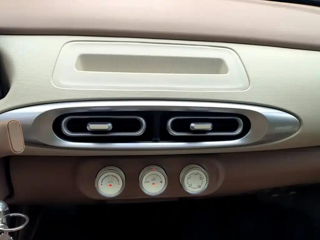 Hongguang MINIEV 2025 Fourth Generation Four-Door Advanced Model — миниатюра 13