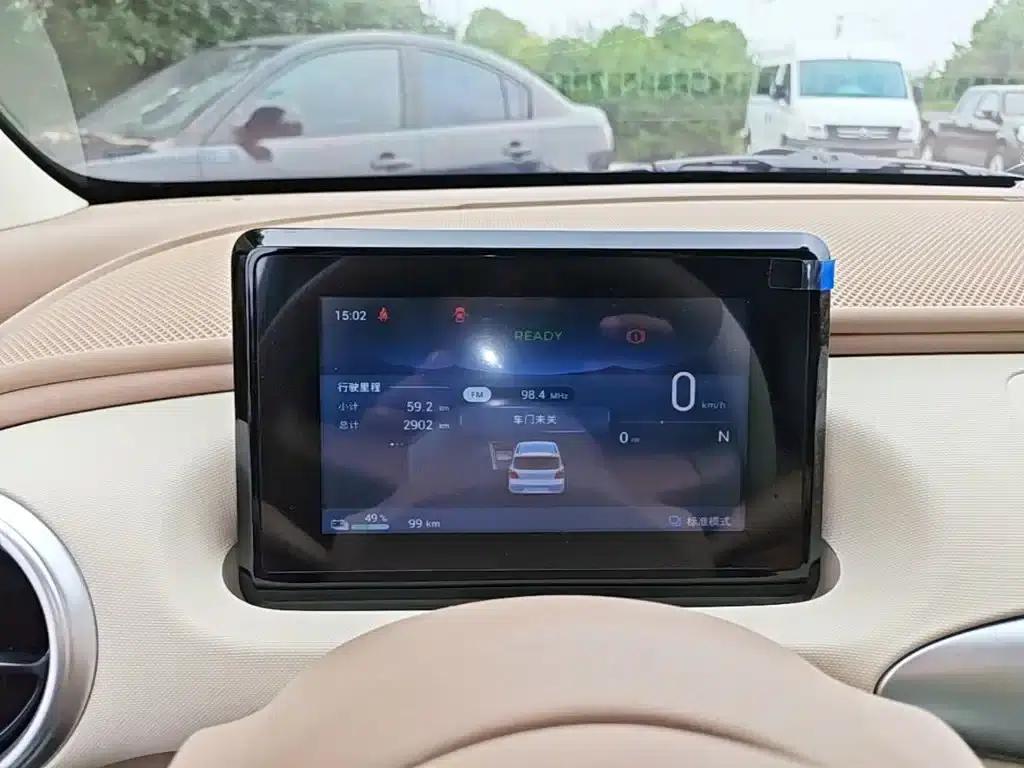 Hongguang MINIEV 2025 Fourth Generation Four-Door Advanced Model — миниатюра 12