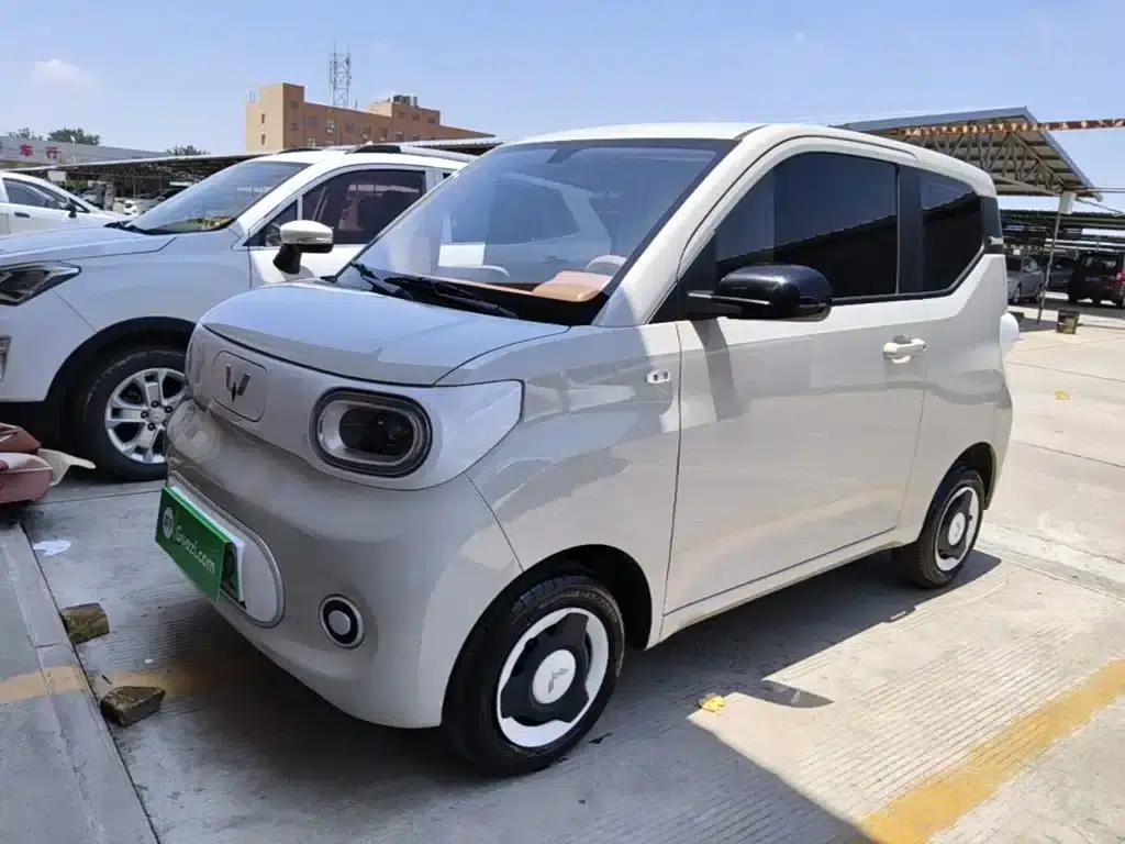 Hongguang MINIEV 2024 Third Generation 215km/h Youth Edition — миниатюра 2