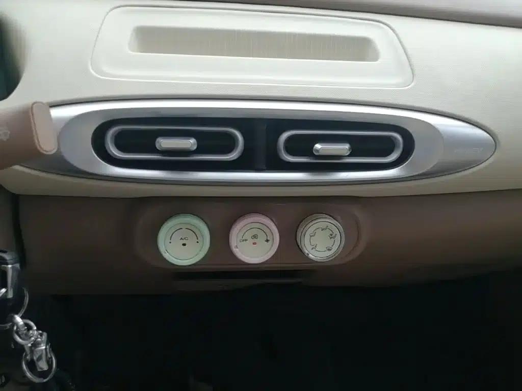 Hongguang MINIEV 2025 Fourth Generation Four-Door Advanced Model — миниатюра 13