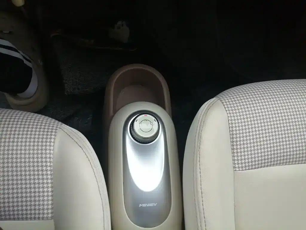Hongguang MINIEV 2025 Fourth Generation Four-Door Advanced Model — миниатюра 14