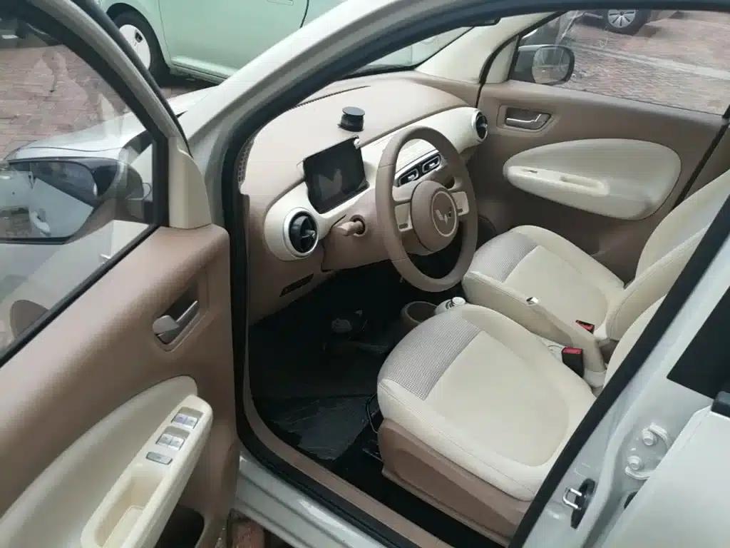 Hongguang MINIEV 2025 Fourth Generation Four-Door Advanced Model — миниатюра 16
