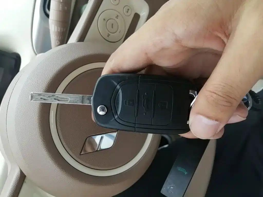Hongguang MINIEV 2025 Fourth Generation Four-Door Advanced Model — миниатюра 9