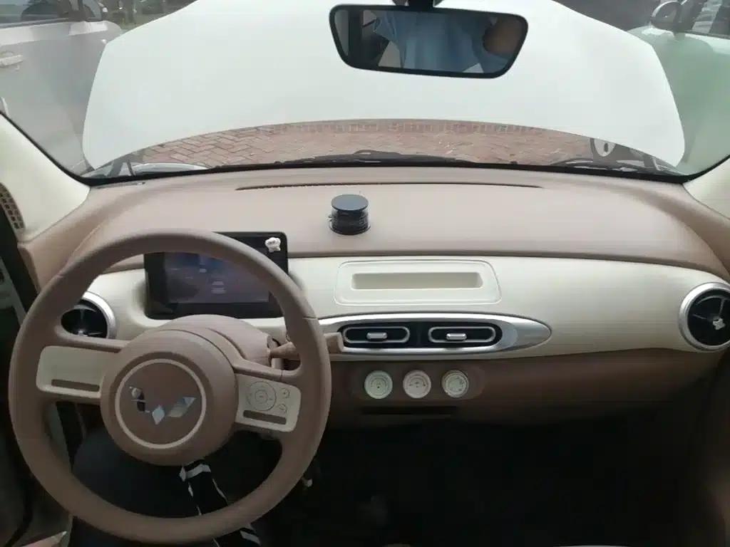 Hongguang MINIEV 2025 Fourth Generation Four-Door Advanced Model — миниатюра 10