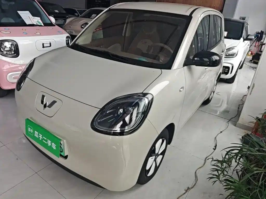 Hongguang MINIEV 2025 Fourth Generation Four-Door Advanced Model — миниатюра 2