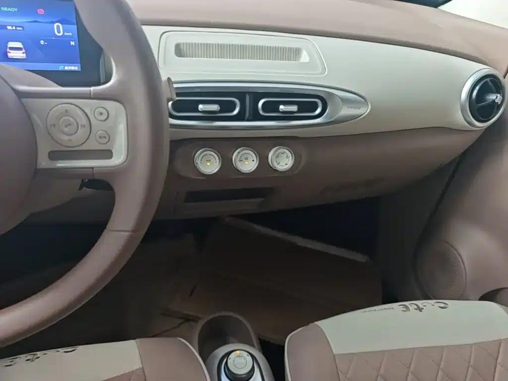 Hongguang MINIEV 2025 Fourth Generation Four-Door Advanced Model — миниатюра 13