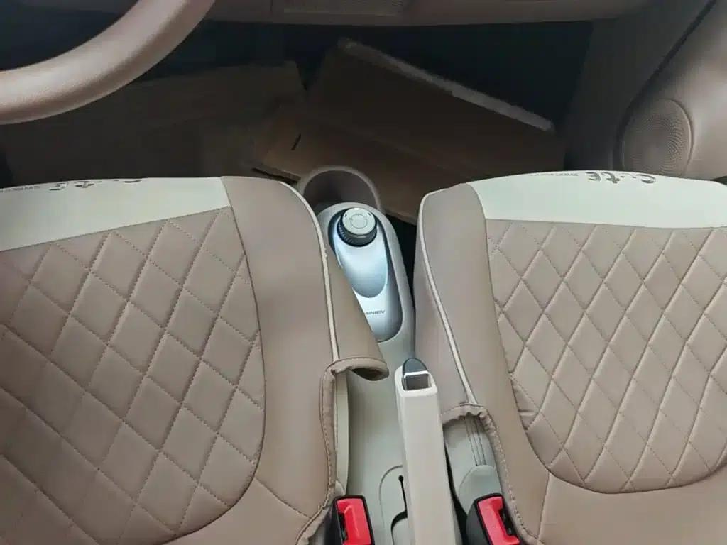 Hongguang MINIEV 2025 Fourth Generation Four-Door Advanced Model — миниатюра 14