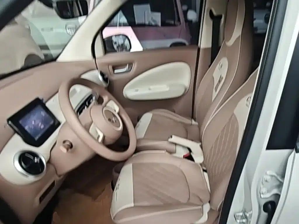 Hongguang MINIEV 2025 Fourth Generation Four-Door Advanced Model — миниатюра 15