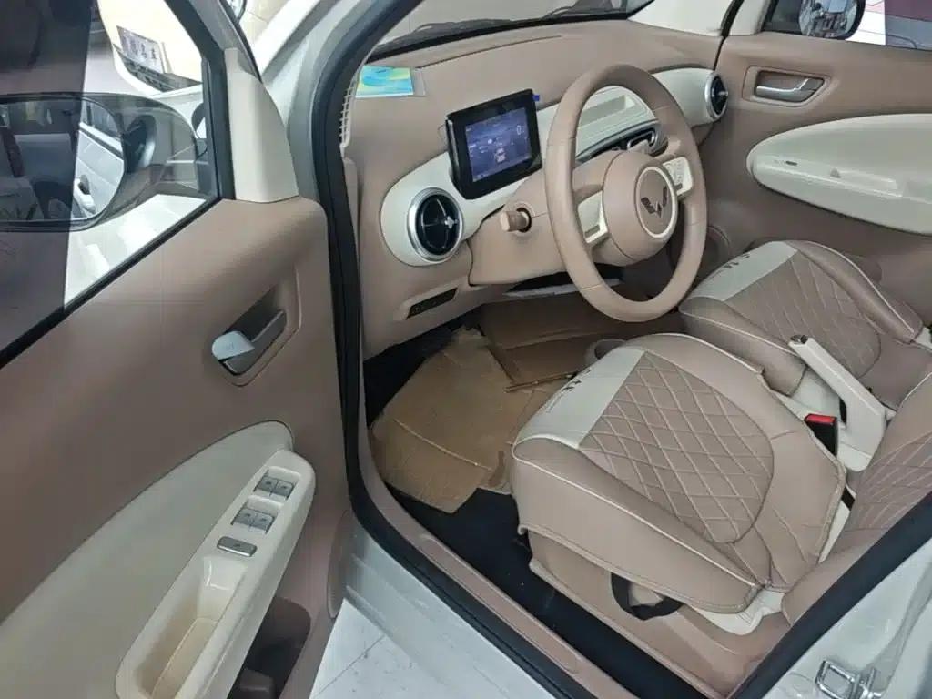 Hongguang MINIEV 2025 Fourth Generation Four-Door Advanced Model — миниатюра 16