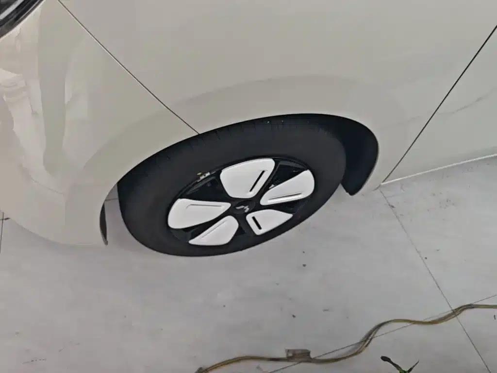 Hongguang MINIEV 2025 Fourth Generation Four-Door Advanced Model — миниатюра 23