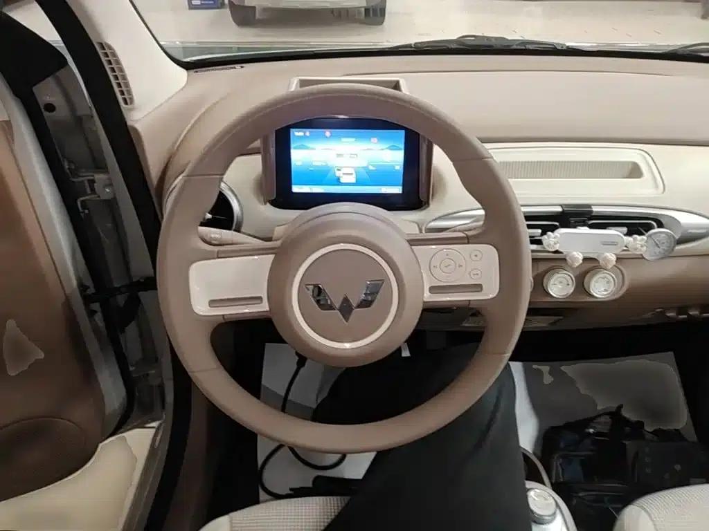 Hongguang MINIEV 2025 Fourth Generation Four-Door Advanced Model — миниатюра 11