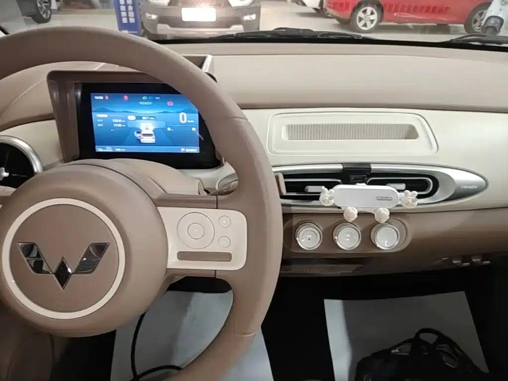 Hongguang MINIEV 2025 Fourth Generation Four-Door Advanced Model — миниатюра 13