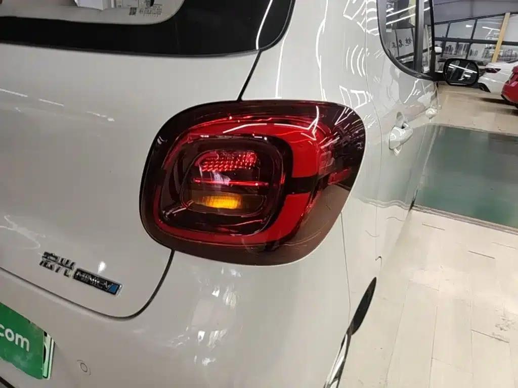 Hongguang MINIEV 2025 Fourth Generation Four-Door Advanced Model — миниатюра 8