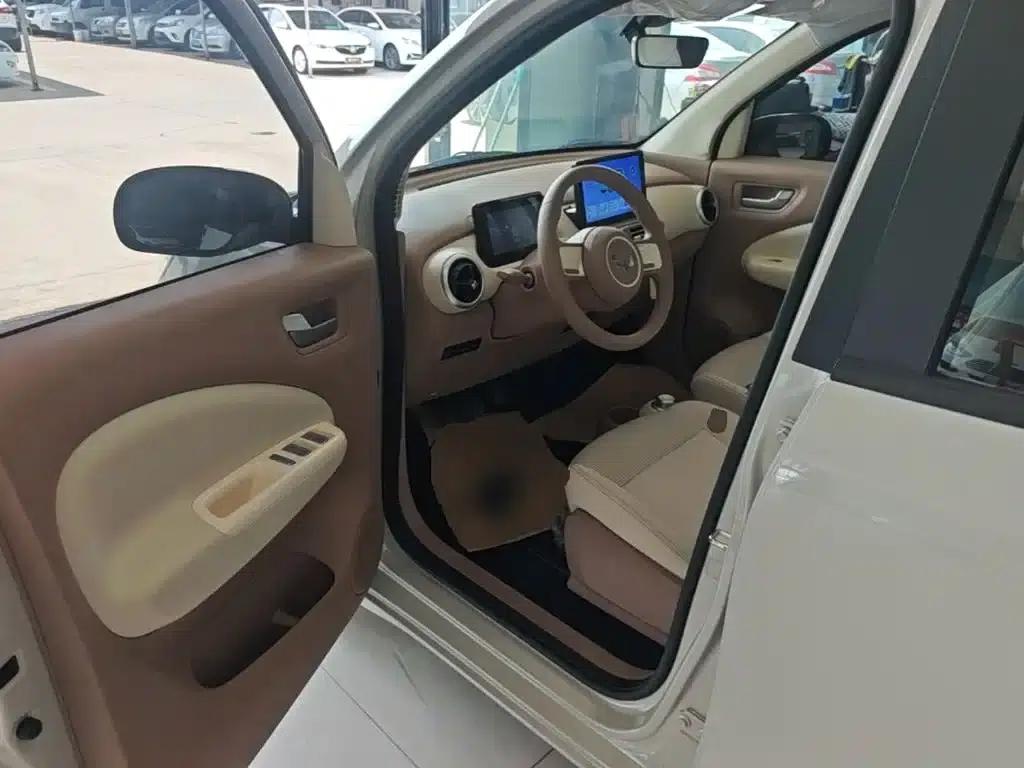 Hongguang MINIEV 2025 Fourth Generation Four-Door Advanced Model — миниатюра 16