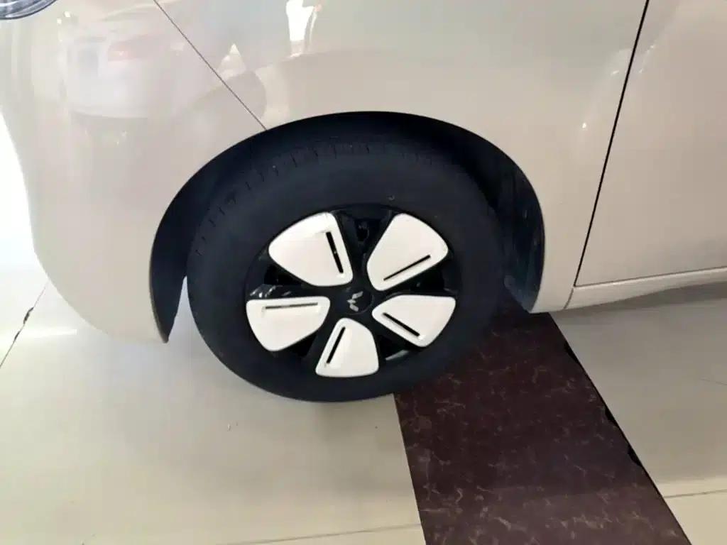 Hongguang MINIEV 2025 Fourth Generation Four-Door Premium+ Edition — миниатюра 23