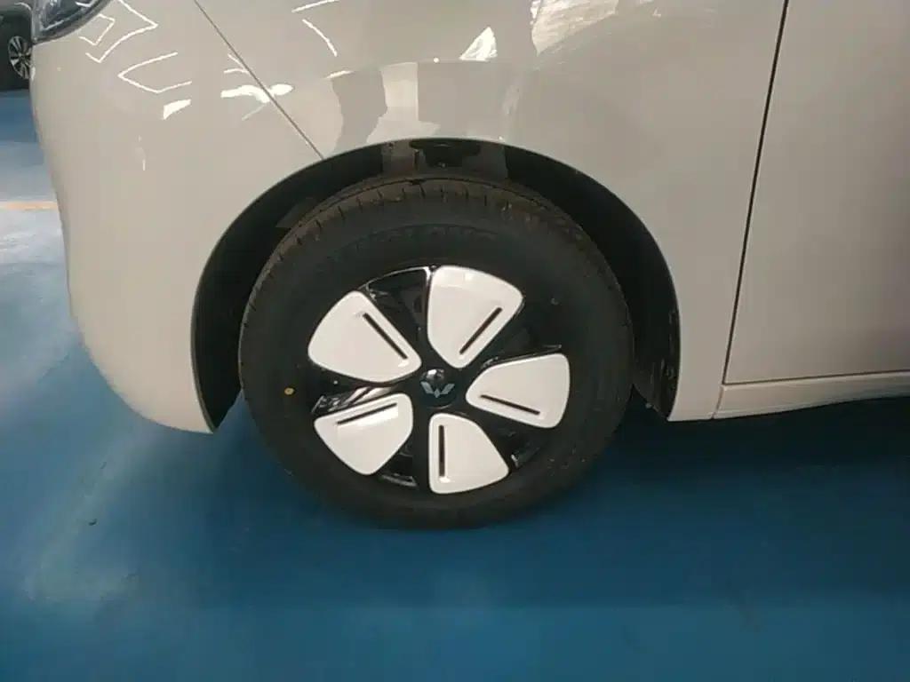Hongguang MINIEV 2025 Fourth Generation Four-Door Advanced Model — миниатюра 23