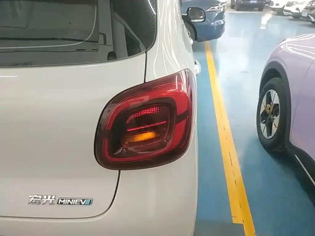 Hongguang MINIEV 2025 Fourth Generation Four-Door Advanced Model — миниатюра 8