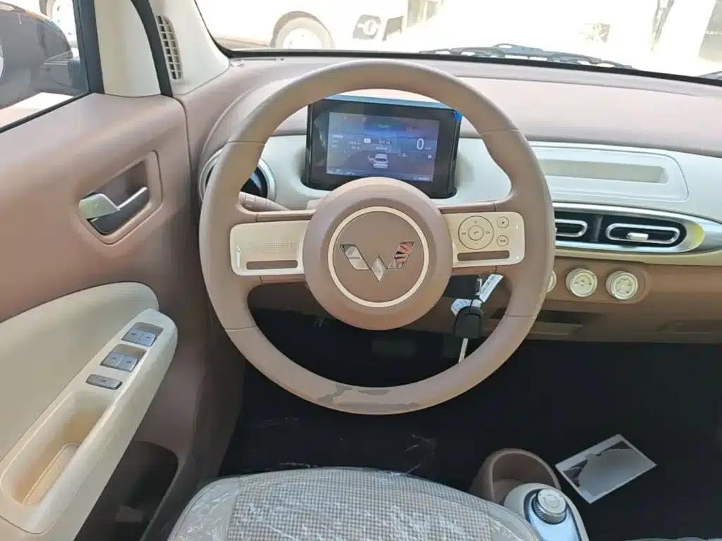Hongguang MINIEV 2025 Fourth Generation Four-Door Advanced Model — миниатюра 11