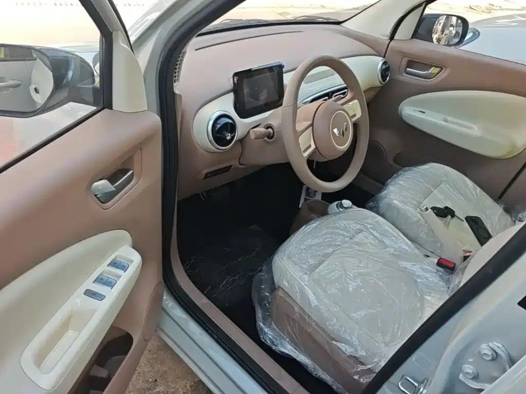 Hongguang MINIEV 2025 Fourth Generation Four-Door Advanced Model — миниатюра 16