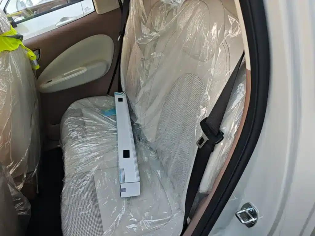 Hongguang MINIEV 2025 Fourth Generation Four-Door Advanced Model — миниатюра 17