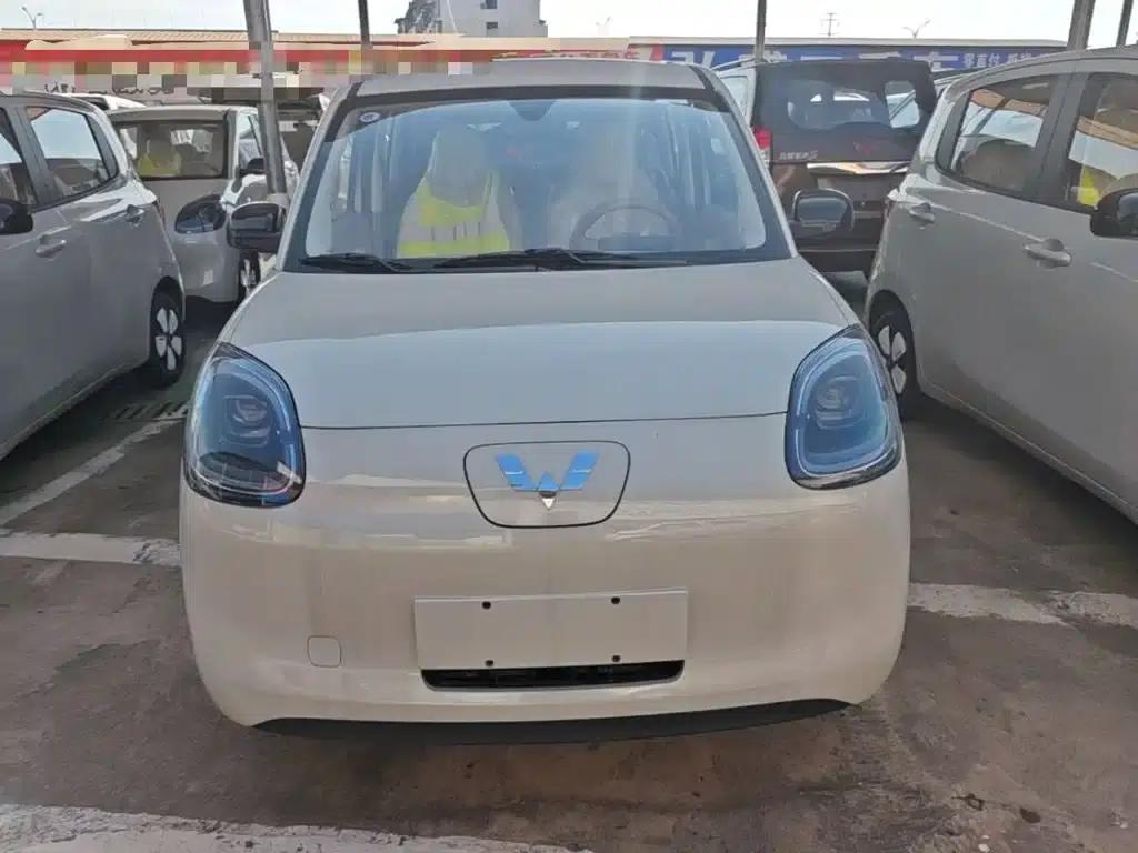 Hongguang MINIEV 2025 Fourth Generation Four-Door Advanced Model — миниатюра 3