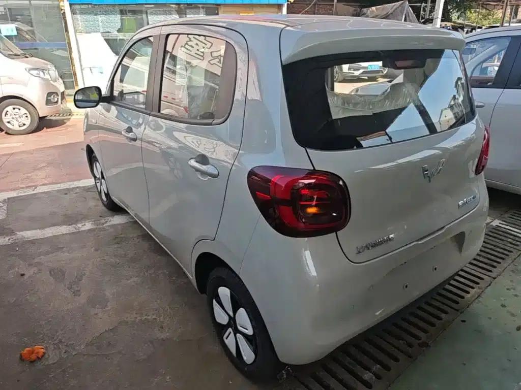 Hongguang MINIEV 2025 Fourth Generation Four-Door Advanced Model — миниатюра 5