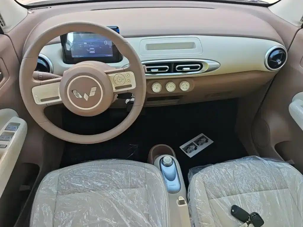 Hongguang MINIEV 2025 Fourth Generation Four-Door Advanced Model — миниатюра 10