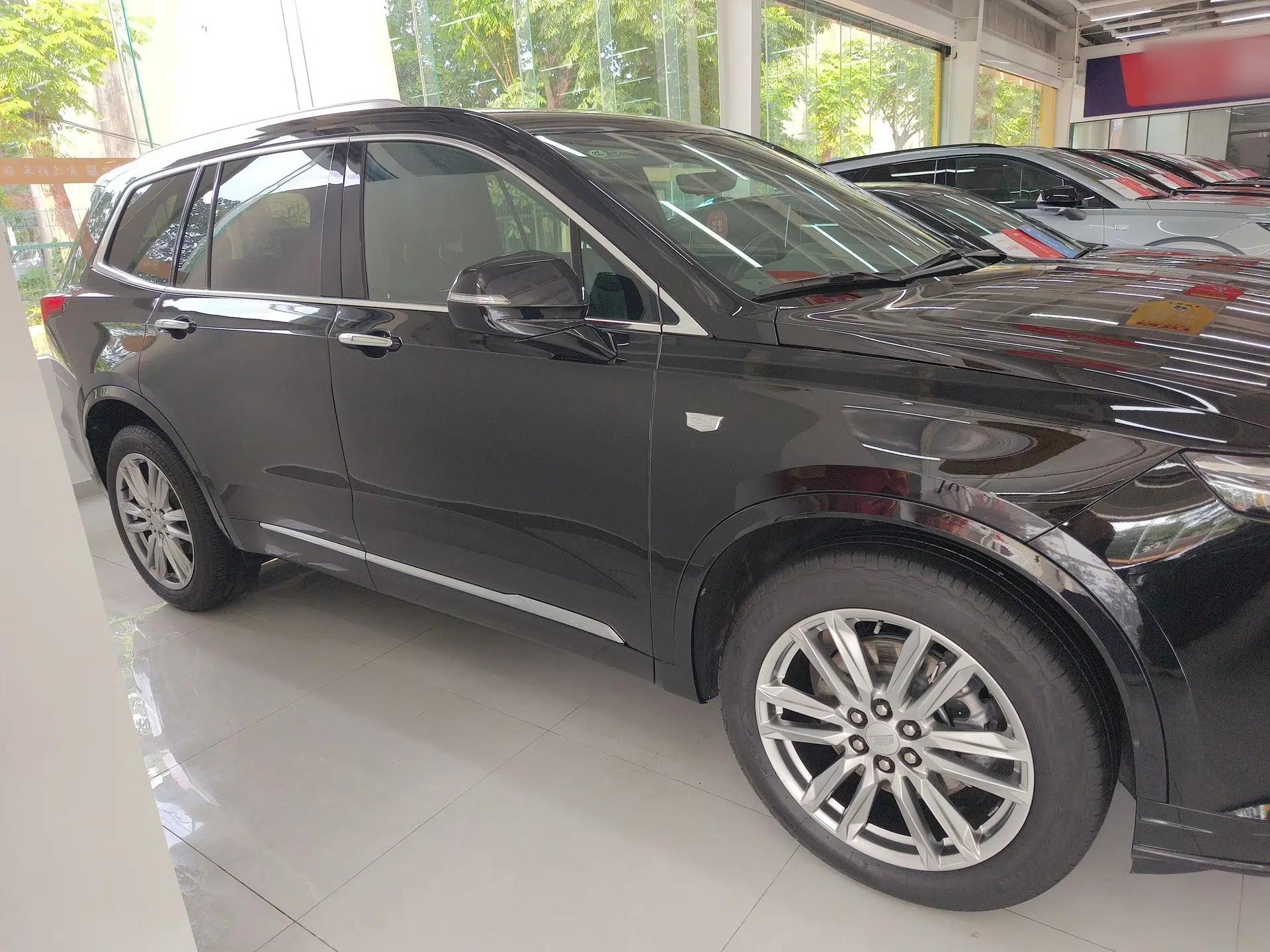 Cadillac XT6 2022 2.0T 7-Seater Four-Wheel Drive Luxury Standard Edition — миниатюра 3