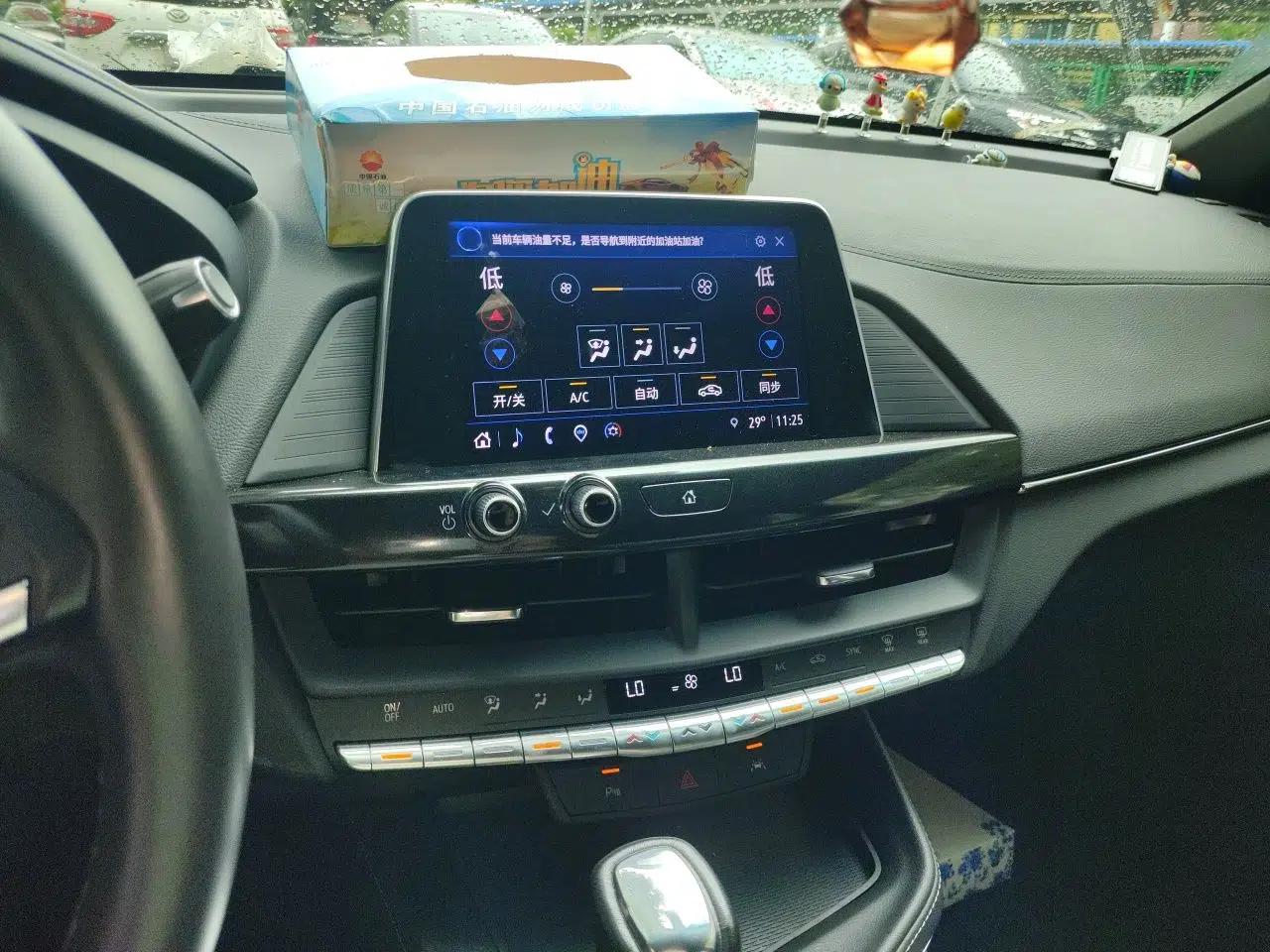 Cadillac CT4 2023 25T Luxury Model — миниатюра 13