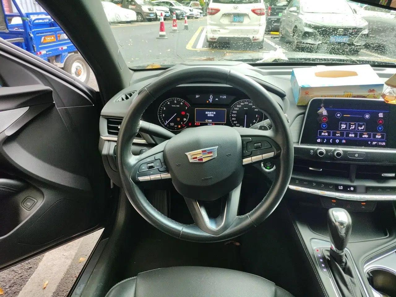 Cadillac CT4 2023 25T Luxury Model — миниатюра 10